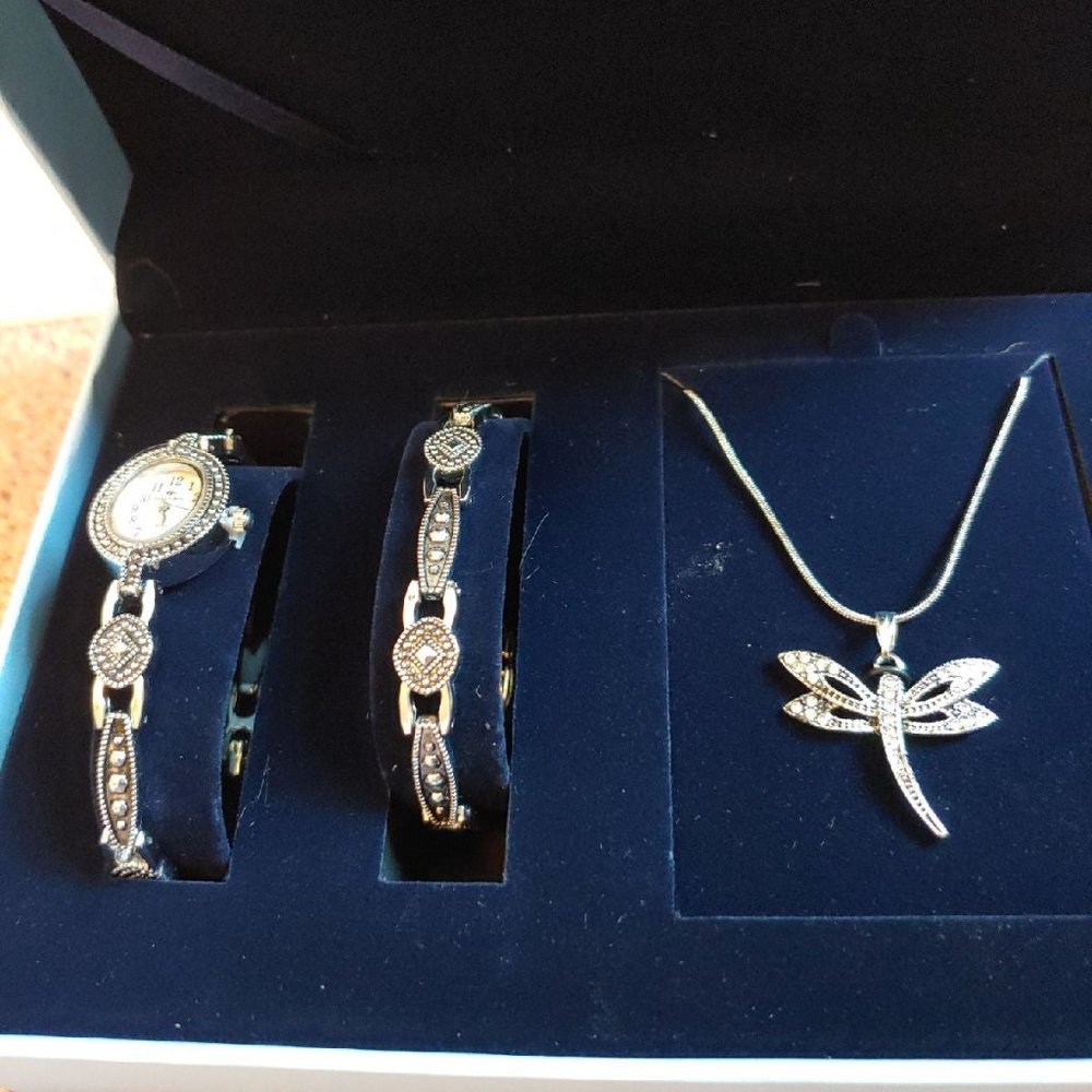 BELLA & ROSE  WATCH  BRACELET & DRAGON FLY SALE
